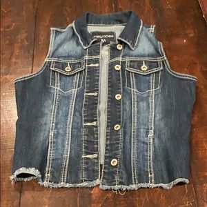 Sleeveless Jean jacket